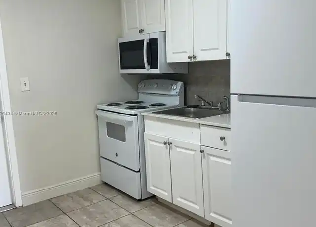 Property at 4141 SW 20th St Unit 3, West Park, FL, 33023, 2 beds, 1 bath, [object Object]