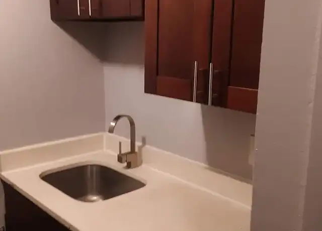 Property at Laurel Manor - 3102 Archwood Ave, Cleveland, OH, 44109, 1-2 bed, 1 bath, [object Object]