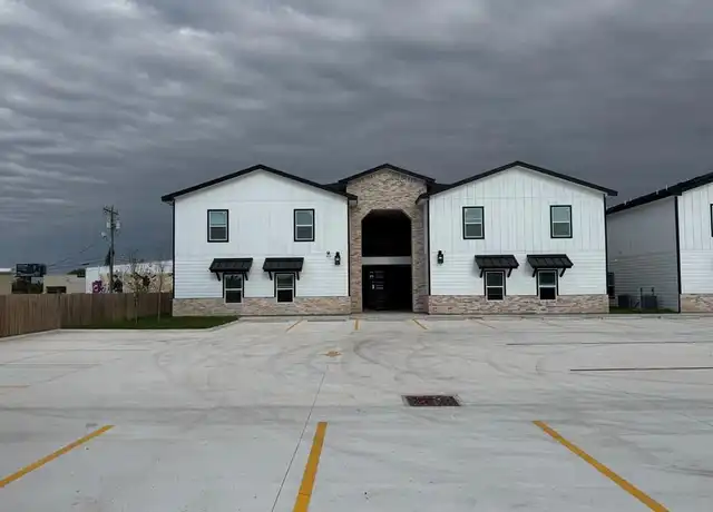 Property at 800 Ragland Rd Unit 10, Mission, TX, 78572, 3 beds, 2 baths, [object Object]