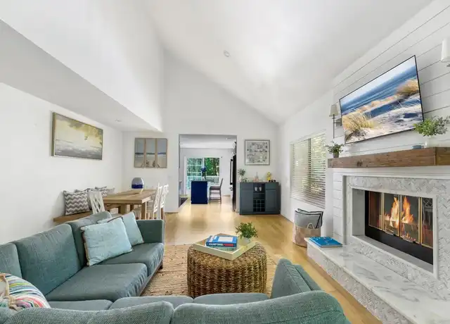 Property at 44 Montauk Ave, East Hampton, NY, 11937, 4 beds, 2 baths, [object Object]