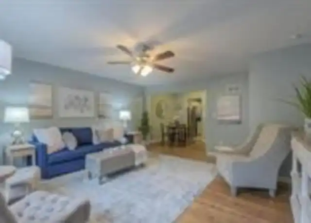 Property at 4104 Clark Ave Unit 4, Kansas City, MO, 64111, 1 bed, 1 bath, [object Object]