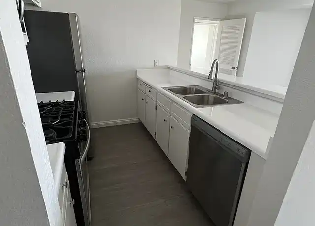 Property at Sunset Detroit Plaza - 7125 De Longpre Ave, Los Angeles, CA, 90046, 1-2 bed, 1-2 bath, [object Object]