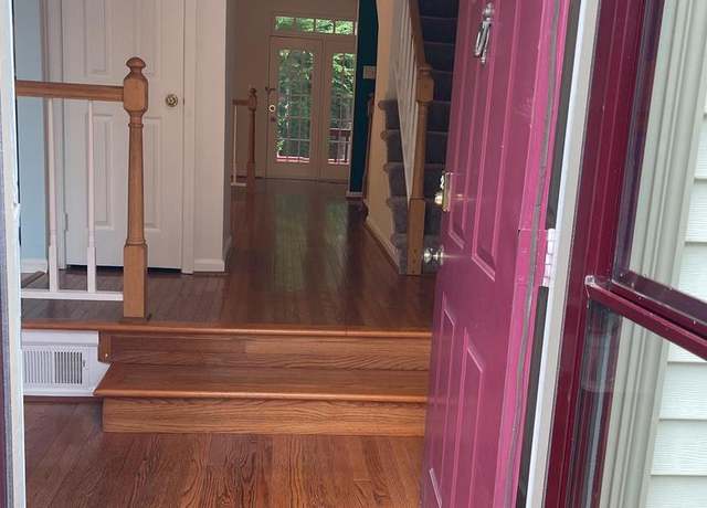 Photo of 7303 Treetop Hill Ln, Springfield, VA 22152