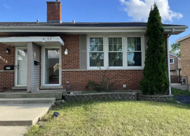 Property at 9137 Barberry Ln Unit 9137, Des Plaines, IL, 60016, 3 beds, 1.5 baths, [object Object]