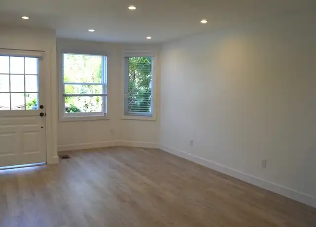Property at 9 Bonita St Unit Lower, Sausalito, CA, 94965, 2 beds, 2 baths, [object Object]