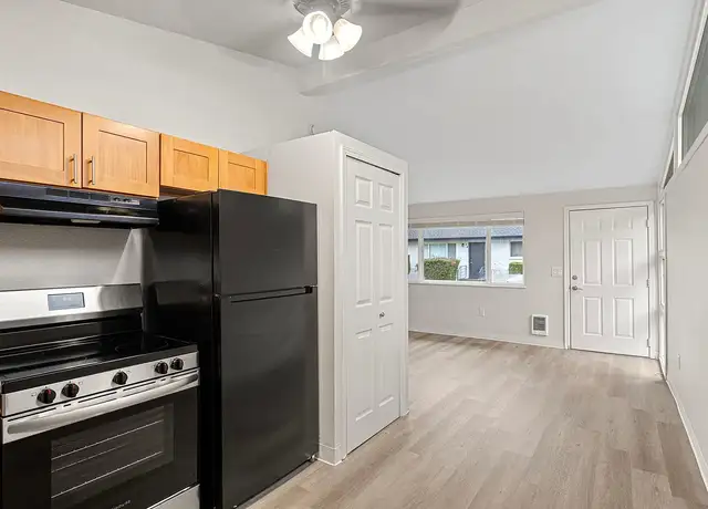 Photo of 18243 1st Ave S, Normandy Park, WA 98148