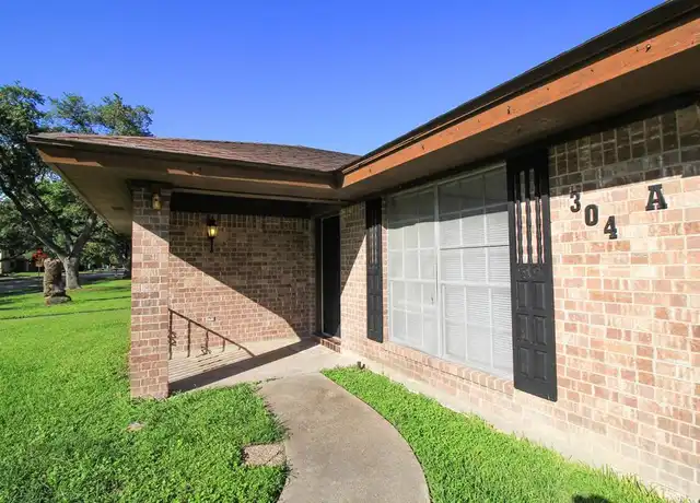 Property at 304 Westwood St, Victoria, TX, 77901, 2 beds, 1 bath, [object Object]