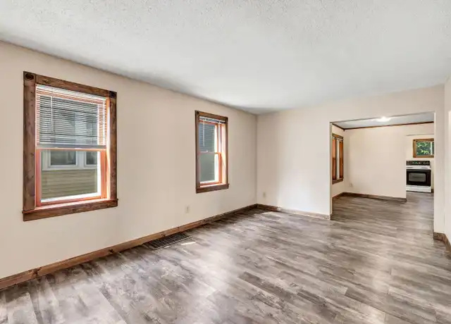 Property at 419 N Ashland Ave, Green Bay, WI, 54303, 2 beds, 1 bath, [object Object]