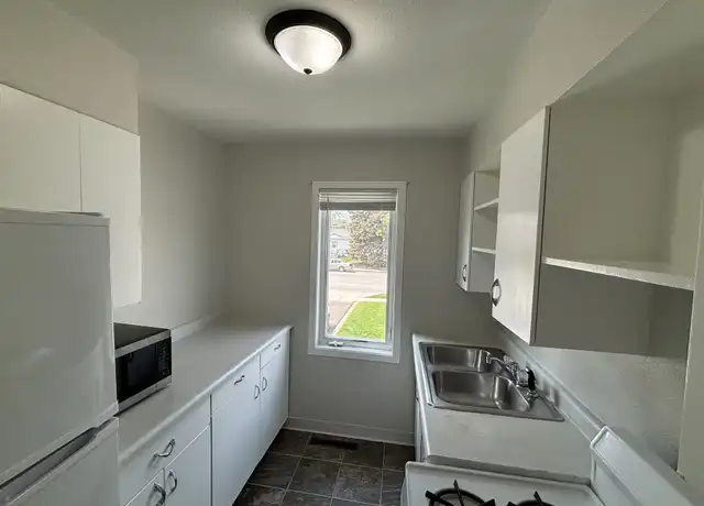 Property at 321 W Highland Dr Unit 302, Williston, ND, 58801, 2 beds, 1 bath, [object Object]