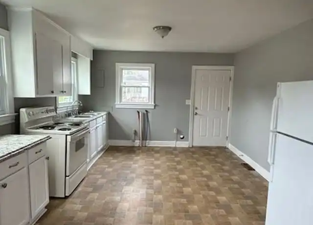 Property at 521 Edgemont Ave, Greenville, SC, 29617, 2 beds, 1 bath, [object Object]