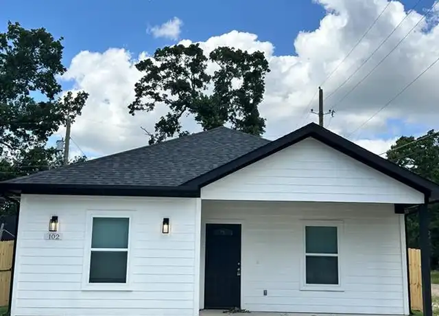 Property at 102 Navajo Dr, Mabank, TX, 75156, 3 beds, 2 baths, [object Object]
