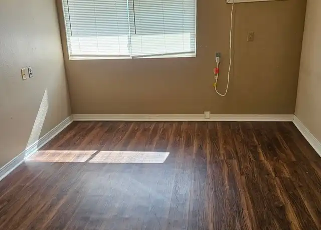 Property at 511 S Graham Ave Unit 133, Carbondale, IL, 62901, 2 beds, 1 bath, [object Object]