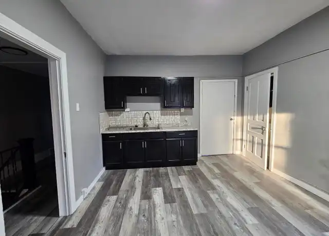 Property at 1938 Lithgow Ave Unit 2, Pittsburgh, PA, 15214, 3 beds, 1 bath, [object Object]