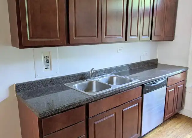 Property at 905 Elmwood Ave, Evanston, IL, 60202, 1 bed, 1 bath, [object Object]