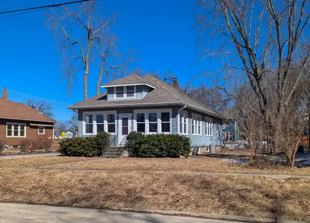 Property at 512 Lake St, Crystal Lake, IL, 60014, 2 beds, 1 bath, [object Object]