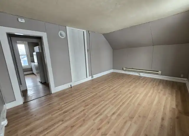 Property at 732 N 5th St Unit Upper unit, Grand Forks, ND, 58203, 1 bed, 1 bath, [object Object]