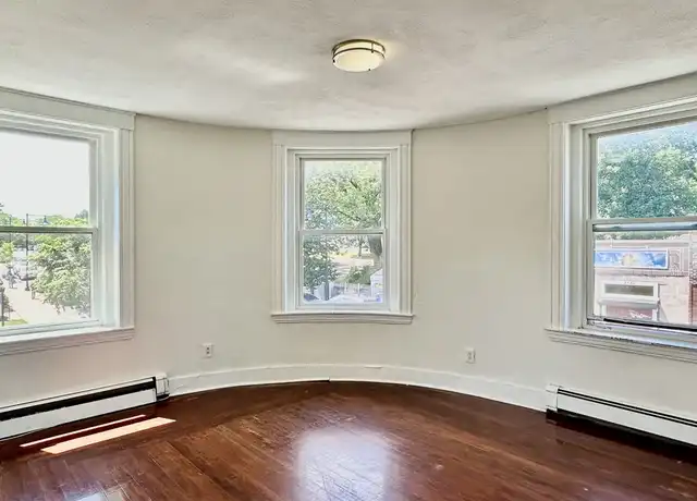 Property at 376 Washington St Unit 2, Boston, MA, 02124, 4 beds, 1 bath, [object Object]