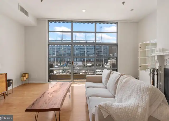 Property at 7 N Christopher Columbus Blvd #104, Philadelphia, PA, 19106, 2 beds, 2.5 baths, [object Object]