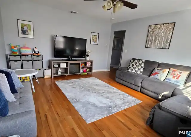Property at 18 English Ave Unit 2, Elmwood Park, NJ, 07407, 2 beds, 1 bath, [object Object]