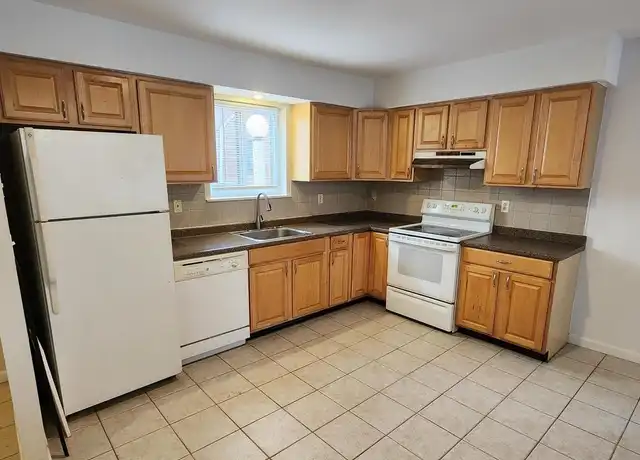 Property at 904 Meadow Woods Ln, Lawrence Township, NJ, 08648, 1 bed, 1 bath, [object Object]