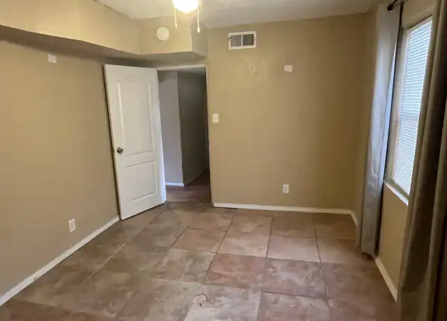 Property at 907 Coal Ave SW Unit D, Albuquerque, NM, 87102, 2 beds, 1 bath, [object Object]