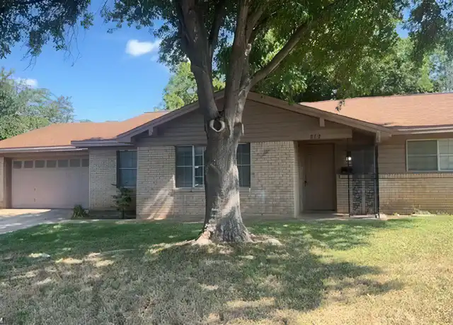 Property at 212 Hallbrook Dr, Fort Worth, TX, 76134, 3 beds, 2 baths, [object Object]