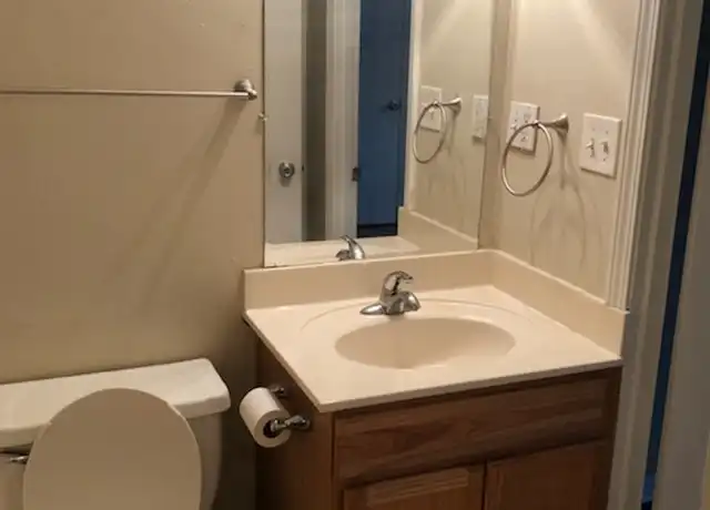 Property at 2231 Forest Lake Dr Unit 27, Tuscaloosa, AL, 35401, 2 beds, 2 baths, [object Object]