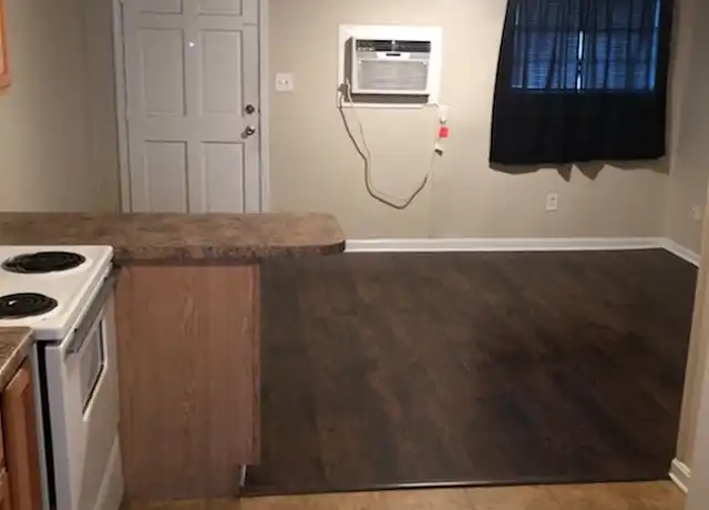 Property at 2231 Forest Lake Dr Unit 27, Tuscaloosa, AL, 35401, 2 beds, 2 baths, [object Object]