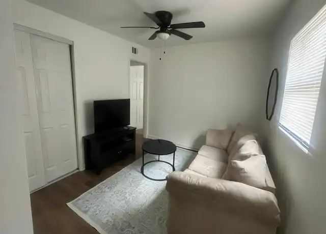 Property at 4023 College St, Jacksonville, FL, 32205, 1 bed, 1 bath, [object Object]