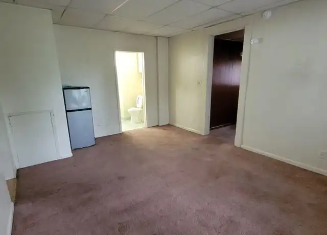 Property at 410 S Main St Unit D, Bowling Green, OH, 43402, 0 beds, 1 bath, [object Object]