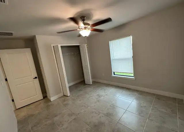 Property at 2710 28th St SW, Lehigh Acres, FL, 33976, 4 beds, 2 baths, [object Object]