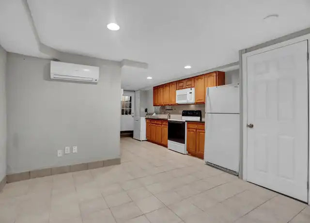 Property at 434 Folcroft St Unit B, Baltimore, MD, 21224, 1 bed, 1 bath, [object Object]