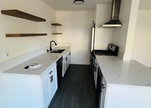 Property at 160 N Holliston Ave Unit 4, Pasadena, CA, 91106, 1 bed, 1 bath, [object Object]