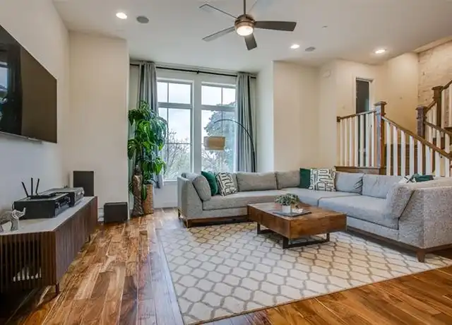 Property at 1832 Stevens Bluff Ln, Dallas, TX, 75208, 3 beds, 3.5 baths, [object Object]