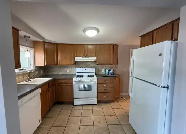 Property at 36 34th St SE, Grand Rapids, MI, 49548, 2 beds, 1 bath, [object Object]