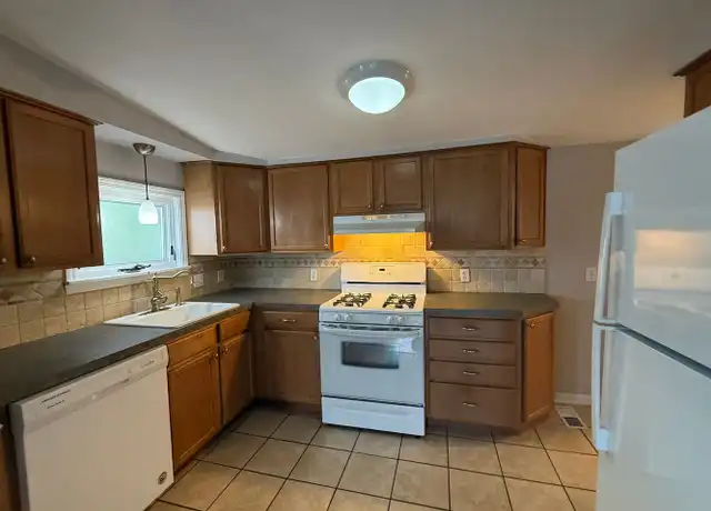 Property at 36 34th St SE, Grand Rapids, MI, 49548, 2 beds, 1 bath, [object Object]