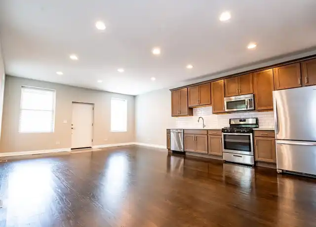 Property at 1075 W Polk St Unit 1R, Chicago, IL, 60607, 1 bed, 1 bath, [object Object]