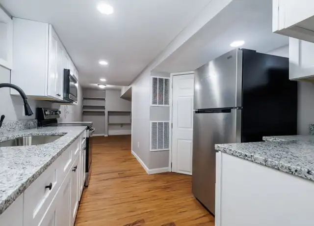 Property at 4112 N 48th St Unit 5, Omaha, NE, 68104, 2 beds, 1 bath, [object Object]