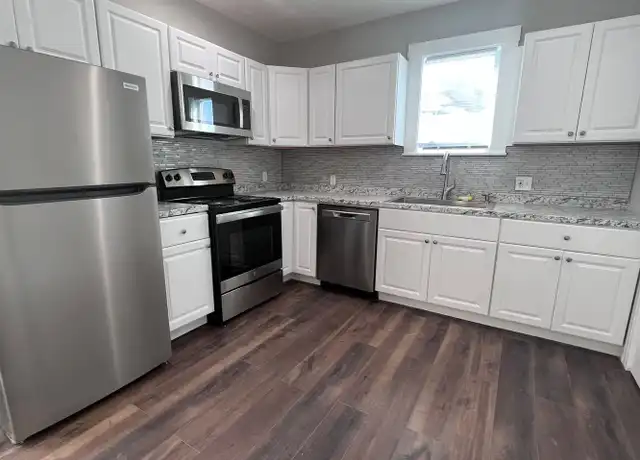 Property at 283 E High St Unit 2, Manchester, NH, 03104, 2 beds, 1 bath, [object Object]