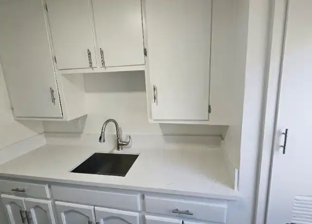 Property at 1520 E 85th St Unit 6, Los Angeles, CA, 90001, 2 beds, 1 bath, [object Object]