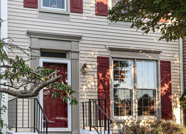 Photo of 5935 Baron Kent Ln, Centreville, VA 20120