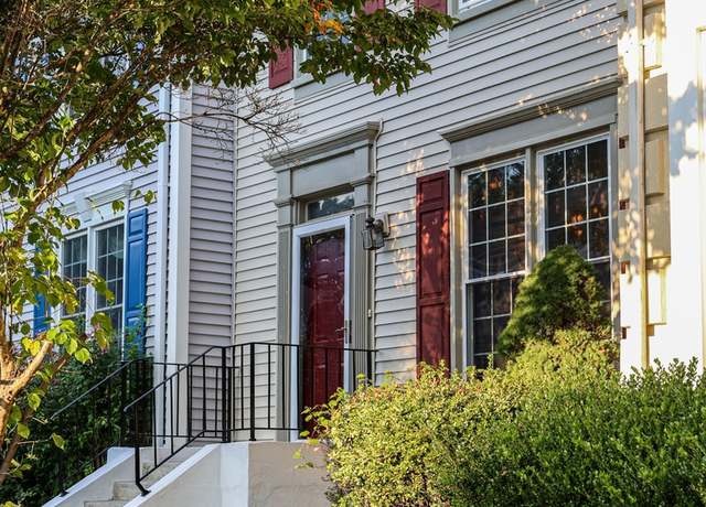Photo of 5935 Baron Kent Ln, Centreville, VA 20120