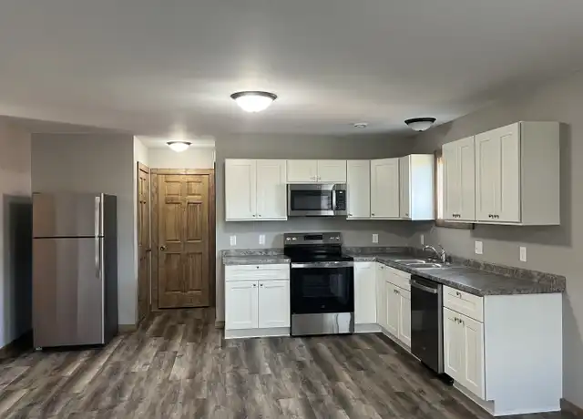 Property at 650 Luiken St Unit 2, Lake Crystal, MN, 56055, 3 beds, 1 bath, [object Object]