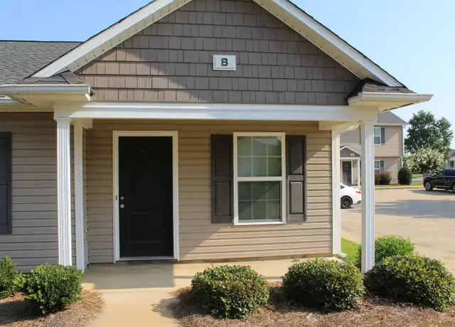 Property at 3703 Hillcrest Dr Unit 3705-B, Lumberton, NC, 28358, 2 beds, 2 baths, [object Object]