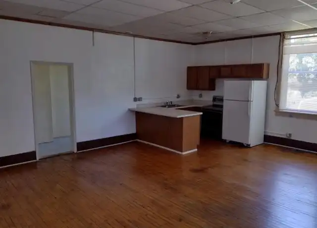 Property at 120 South St Unit 6, Dakota, IL, 61018, 2 beds, 1 bath, [object Object]