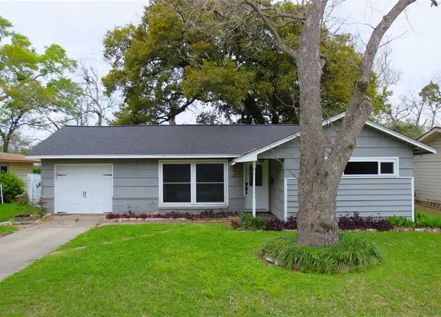 Property at 107 Palm Ln, Lake Jackson, TX, 77566, 4 beds, 2 baths, [object Object]