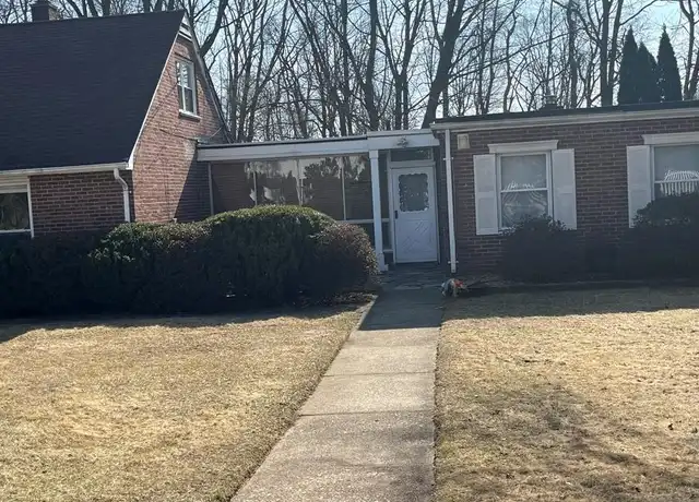 Property at 10 Mary Ct, Mahwah, NJ, 07430, 5 beds, 2 baths, [object Object]