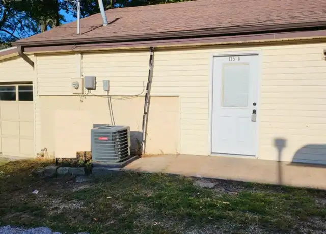 Property at 125 E Neosho St Unit B, Granby, MO, 64844, 1 bed, 1 bath, [object Object]