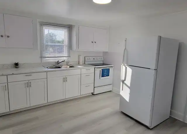 Property at 409 Laura Ct, Spring Lake, NC, 28390, 2 beds, 1 bath, [object Object]
