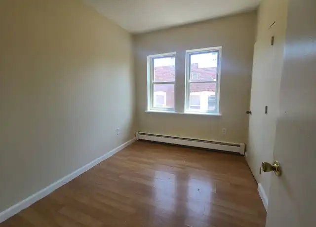 Property at 41-43 Nelson St Unit 6, Hartford, CT, 06120, 3 beds, 1 bath, [object Object]